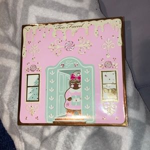 Two faced eyeshadow palette